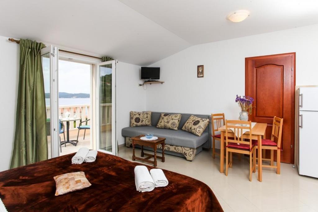 Apartments Ana Lopud ภายนอก รูปภาพ